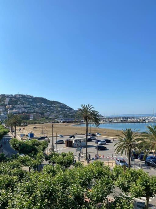 Primera Linea De Mar Y Playa Росес Екстериор снимка
